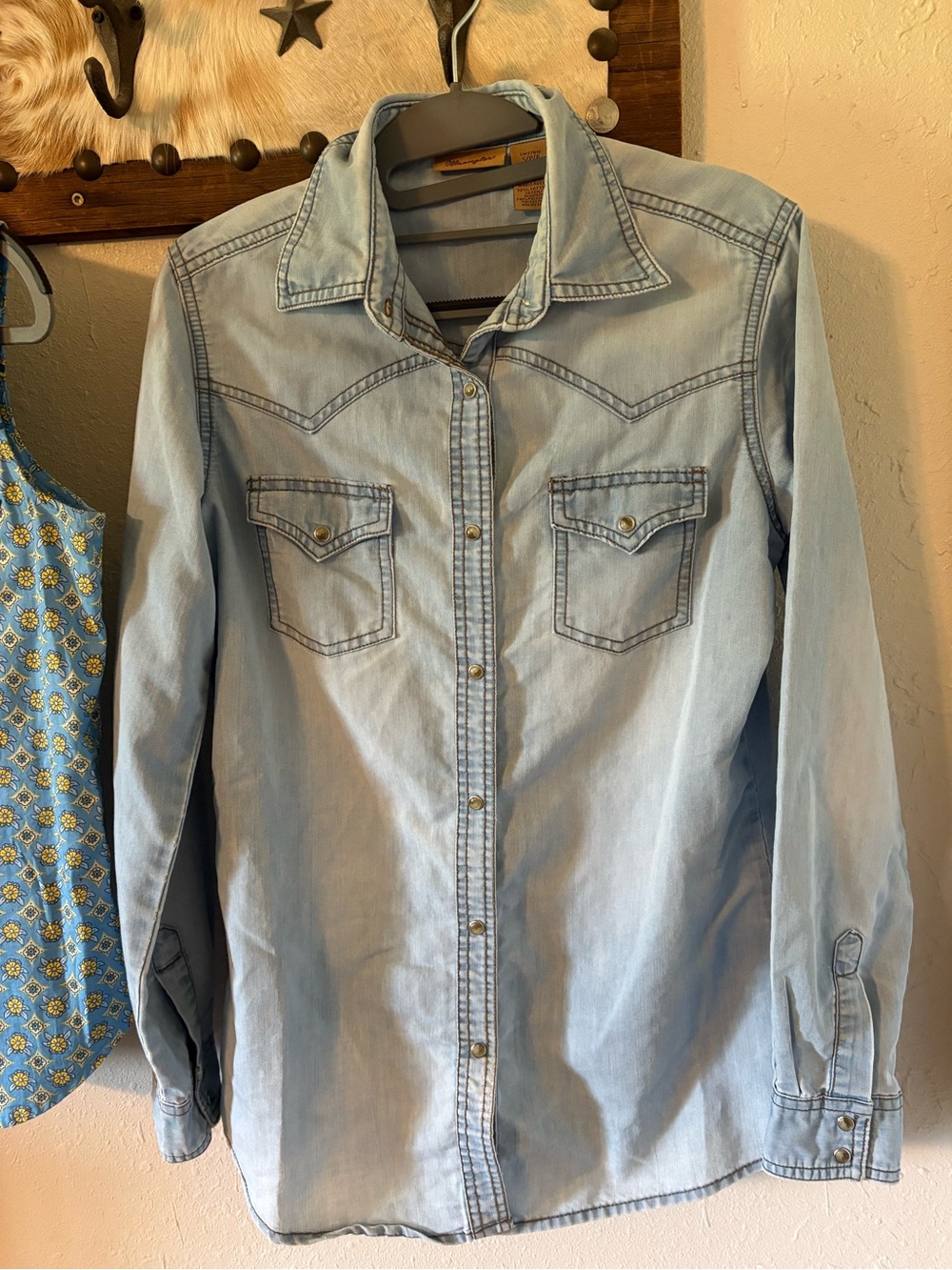 Wrangler &Cruel Girl Shirt Lot - Picture 8 of 8